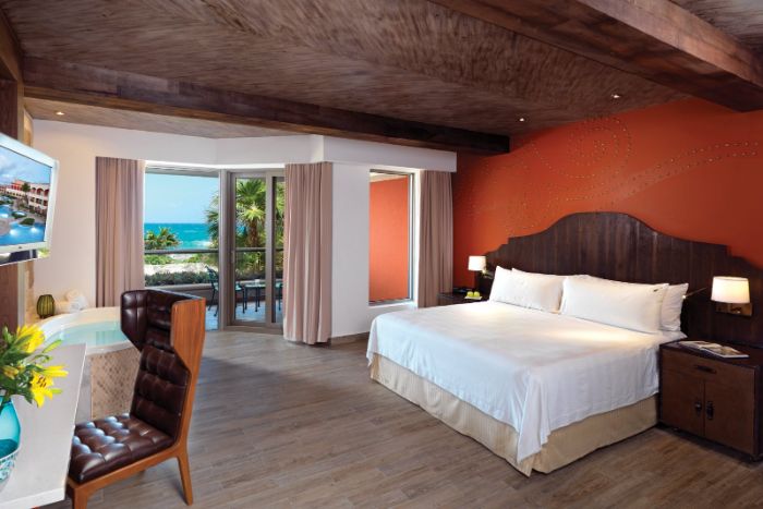 HRH_Riviera_Maya_Hacienda_Rock_Suite_Platinum_Bedroom