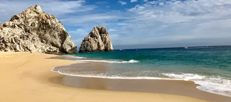 Swimmable beaches in Los Cabos